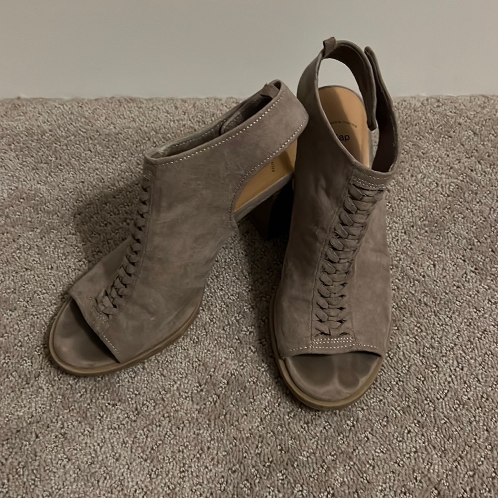 GAP size -7 bootie